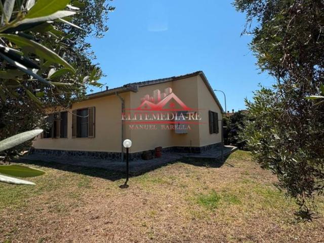 Villa unifamiliare via dei Glicini, Pescia Romana, Montalto di Castro