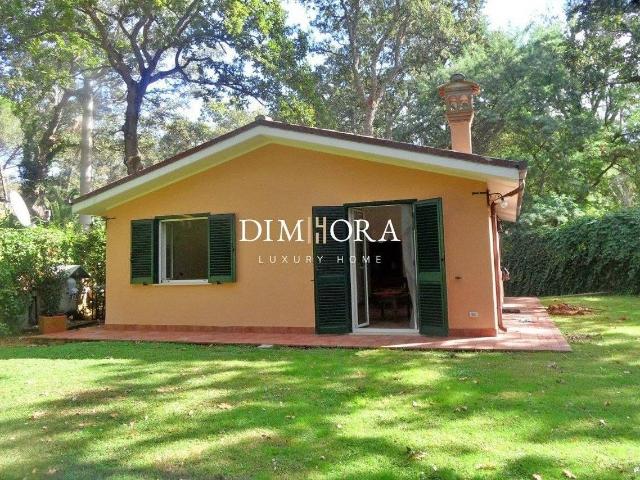 Villa unifamiliare via delle Azalee, Selva Piana Baia D'argento, Sabaudia