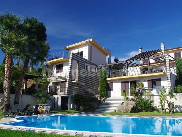 Villa unifamiliare via delle Ginestre, Barcellona Pozzo di Gotto