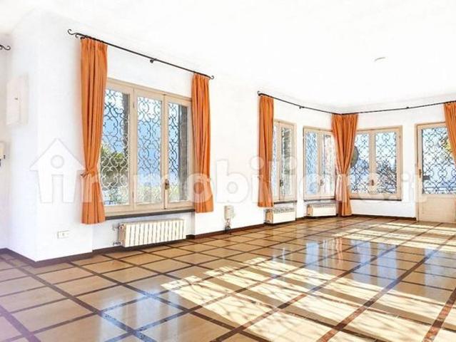 Villa unifamiliare via Francesco Petrarca, Albogasio Oria, Valsolda