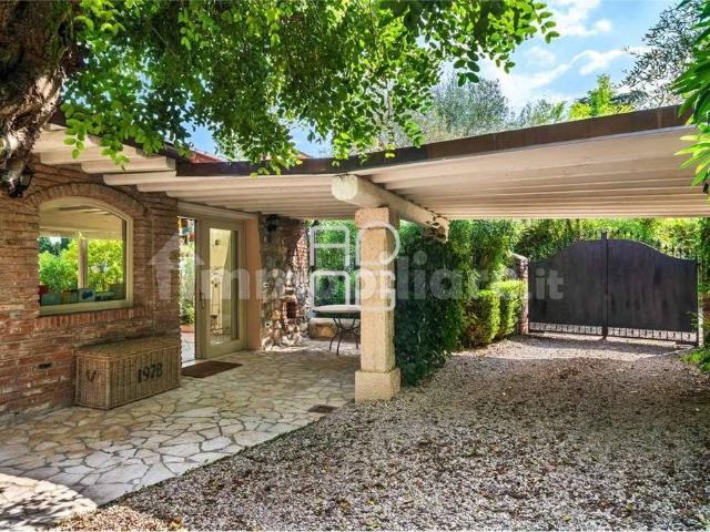 Villa unifamiliare via Guglielmo Marconi, Centro, Padenghe sul Garda