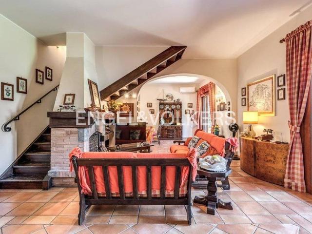 Villa unifamiliare via Giulianova, Fregene, Fiumicino
