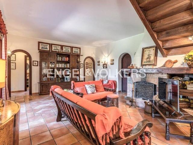 Villa unifamiliare via Giulianova, Fregene, Fiumicino