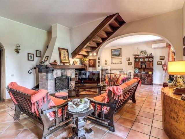 Villa unifamiliare via Giulianova, Fregene, Fiumicino