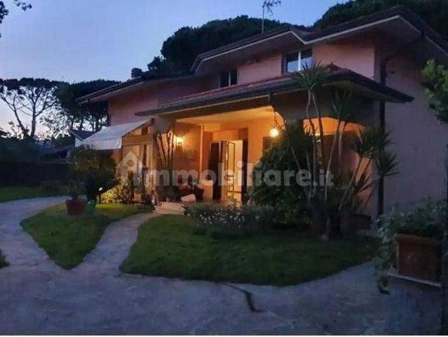 Villa unifamiliare via Giulio Cesare 5, Cinquale, Montignoso