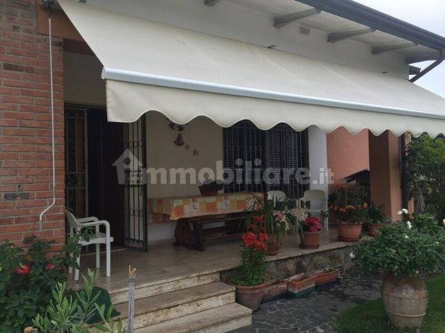 Villa unifamiliare via Giuseppe Viner 162, Centro, Forte dei Marmi