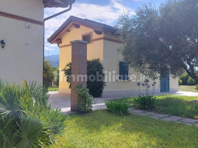 Villa unifamiliare via Lodolina 7, Marina di Massa Centro, Massa