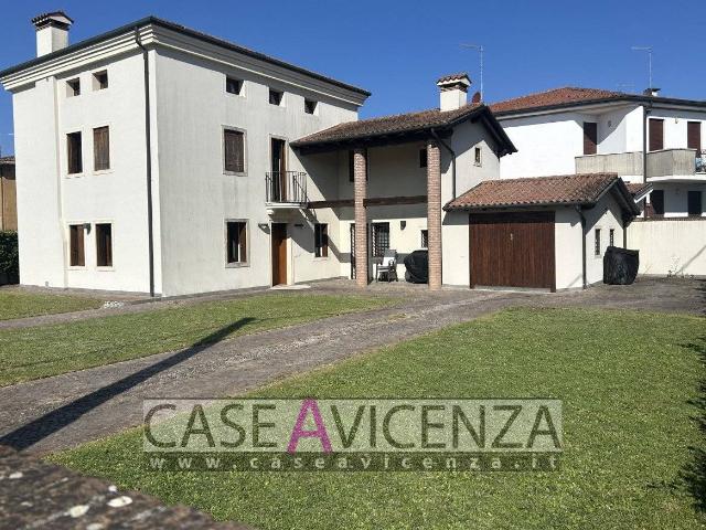 Villa unifamiliare via Roma 21, Centro, Camisano Vicentino