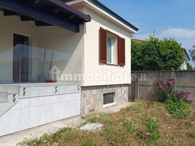 Villa unifamiliare via Roma, Centro, Arluno
