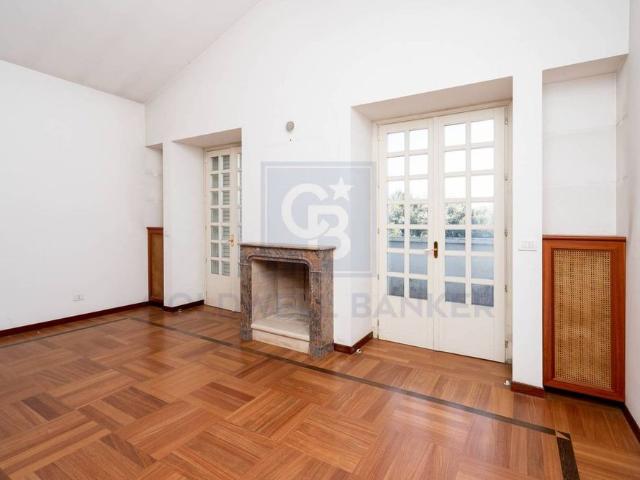 Villa unifamiliare via Salvo D'Acquisto 11, Centro, Gioia del Colle