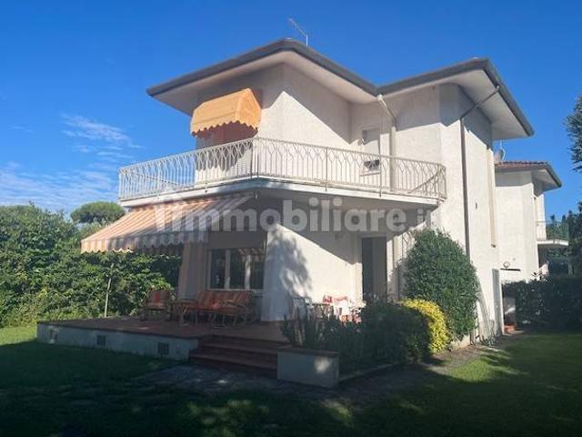 Villa unifamiliare via Scassi Carli, Centro, Forte dei Marmi