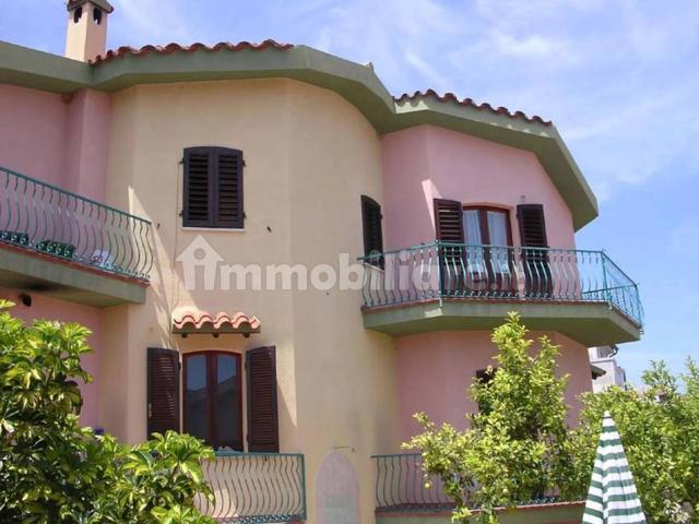Villa unifamiliare via Sicilia, 15, Centro, Orosei