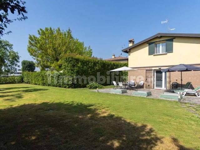 Villa unifamiliare via Silone, Corticella, Bologna