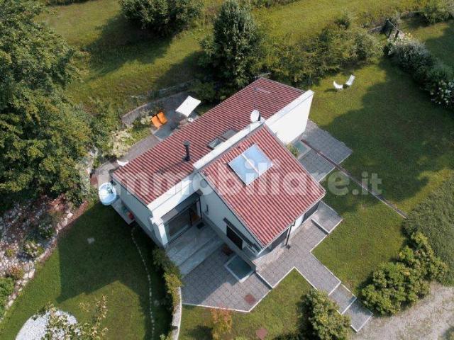 Villa unifamiliare via Ugo Foscolo 27, Centro, Azzate