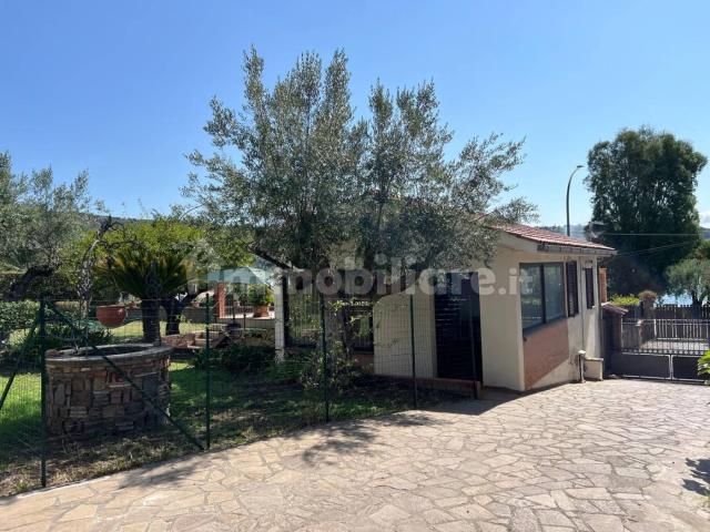 Villa unifamiliare viale Giuseppe Garibaldi 129, Centro, Trevignano Romano