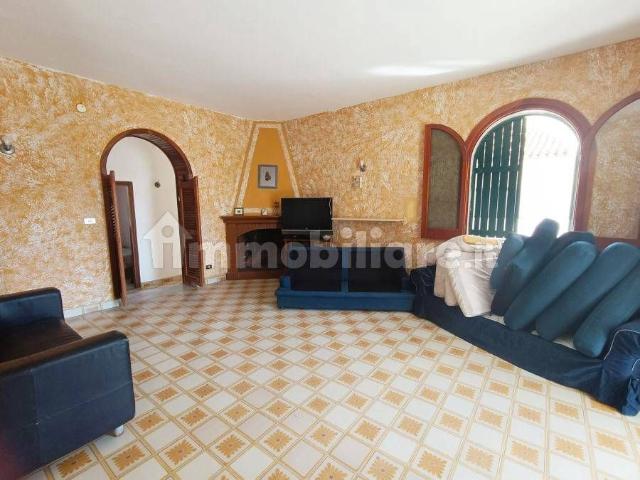 Villa unifamiliare viale del Battistello, Baia Verde, Castel Volturno
