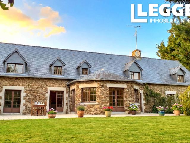 Villa unique avec 2 logements indépendants attenants dans un superbe écrin, total 8 ch 15 km du Mt St Michel