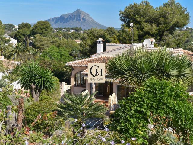 VILLA VERDEA · PRIVACIDAD, LUZ Y VIDA MEDITERRANEA CERCA DE LA GRANADELLA
