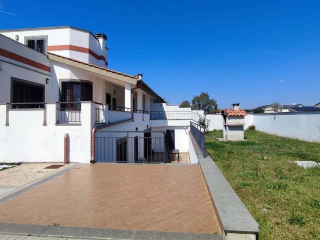 Villa Via Bassani grande villa per gruppi o famiglie Infernetto