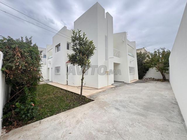 Villa Vide à Louer