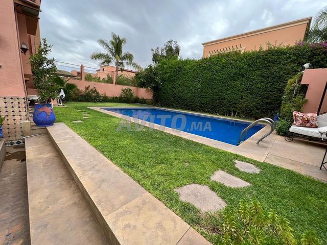 Villa vide 6 chambres
