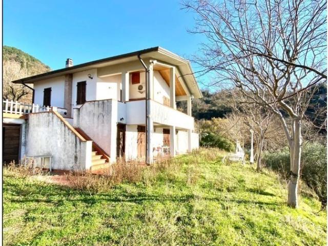 Villa vista mare a Sarzana