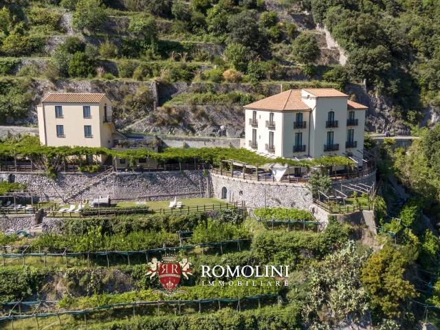 Villa Vista Mare, Bed & Breakfast In Vendita In Costiera Ama. 650m² Maiori