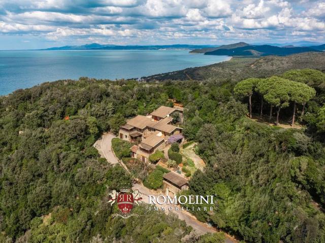 Villa Vista Mare In Vendita A Punta Ala, Toscana 636m² Castiglione della Pescaia