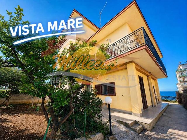 Villa vista mare in via franca maria gianna, Siracusa