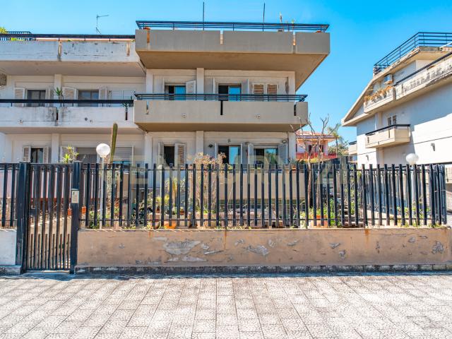 Villa vista mare in via g. pezzana 9, Aci Castello