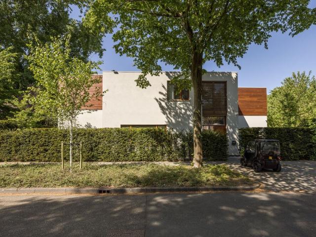 Villa, vrijstaande woning te huur in Amsterdam