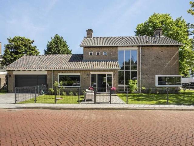 Villa, vrijstaande woning te huur in Den Haag