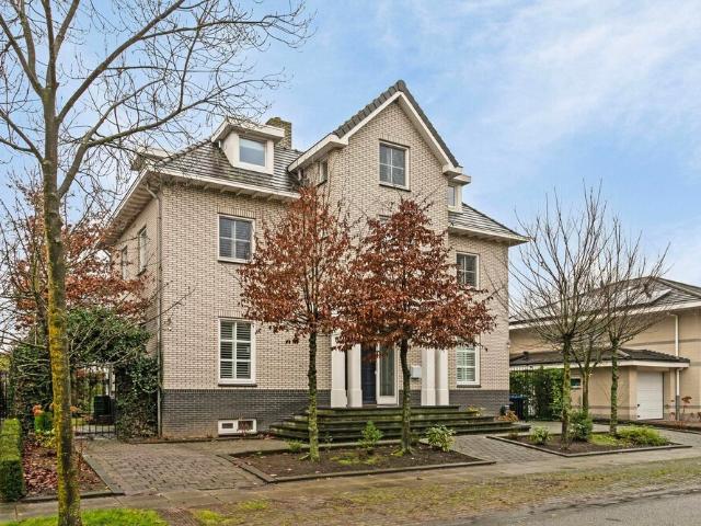 Villa, vrijstaande woning te huur in Eindhoven