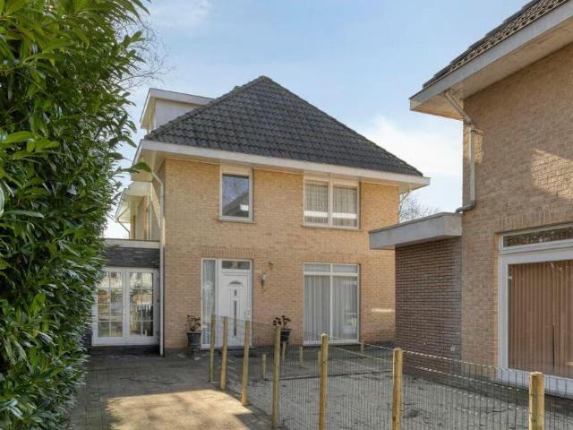 Villa, vrijstaande woning te huur in Rotterdam