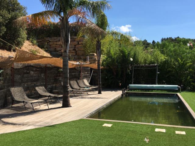 VILLA VUE DOMINANTE PISCINE JARDIN PAYSAGE DE 958 m2
