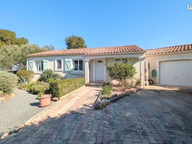 Villa vue dégagée, piscine, garage et jardin