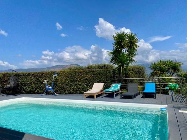 Villa vue montagne avec piscine