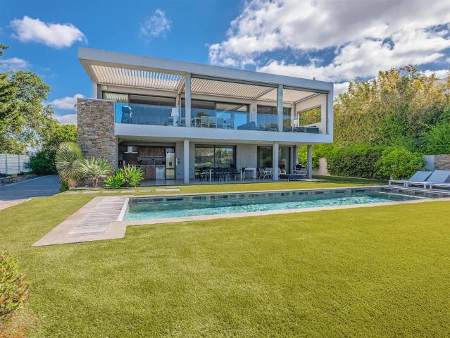 Villa Vue Mer A Pieds Du Centre De Saint Raphael 235m² Saint Raphaël