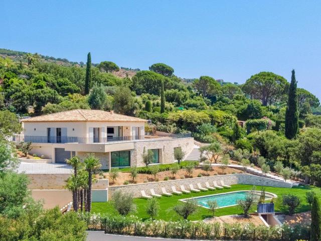 Villa vue mer à vendre à Grimaud – Domaine sécurisé Beauvall. 320m² Grimaud