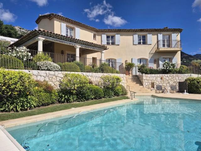 Villa vue mer à vendre proche de Vence – Domaine privé, piscine, calme absolu