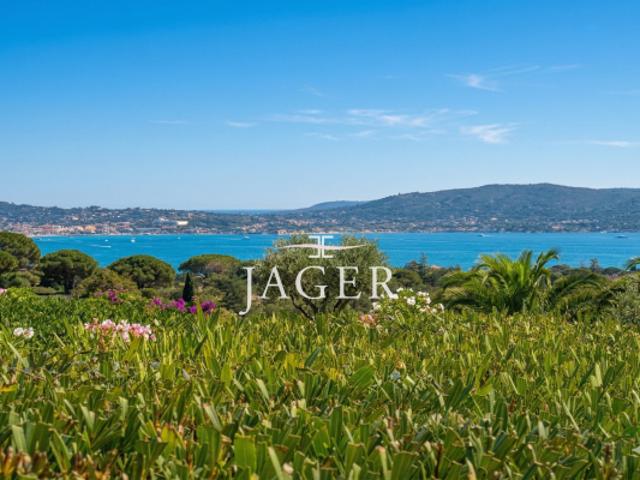 Villa vue mer dans un domaine sécurisé proche des plages et du