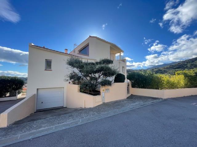 Villa vue mer et port à vendre sur Port Vendres
