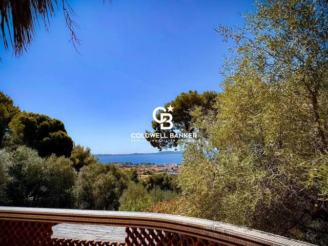 Villa vue mer proche village secteur Paradis Nord 83320 Carqueiranne