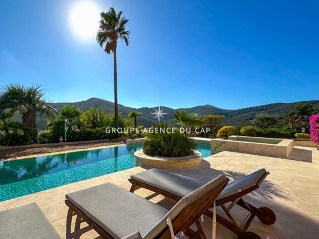 VILLA VUE MER 177M² 7 PIÈCES AVEC 4 CHAMBRES PISCINE GARAGE ET CAR PORT, AUX ISSAMBRES
