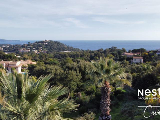 Villa vue mer 130 m² sur terrain piscinable avec garage à Cavalaire proche de Bonporteau