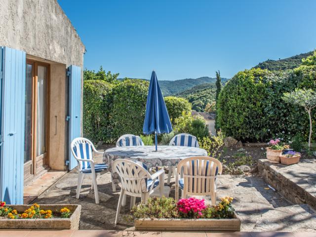 VILLA VUE SUD 630 m2 DE JARDIN AVEC PISCINE GARAGE