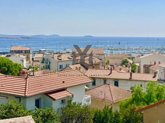 VILLA VUE PANORAMIQUE SUR LA MER A BANDOL