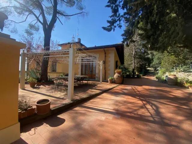 VILLA WHITE