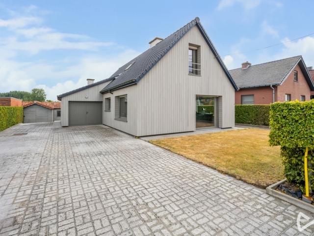 Villa with four bedrooms in Zwalm