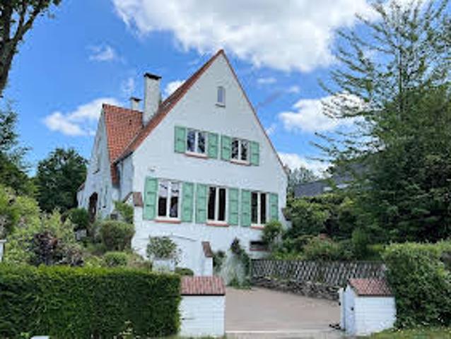 Villa with Garden and Terrace